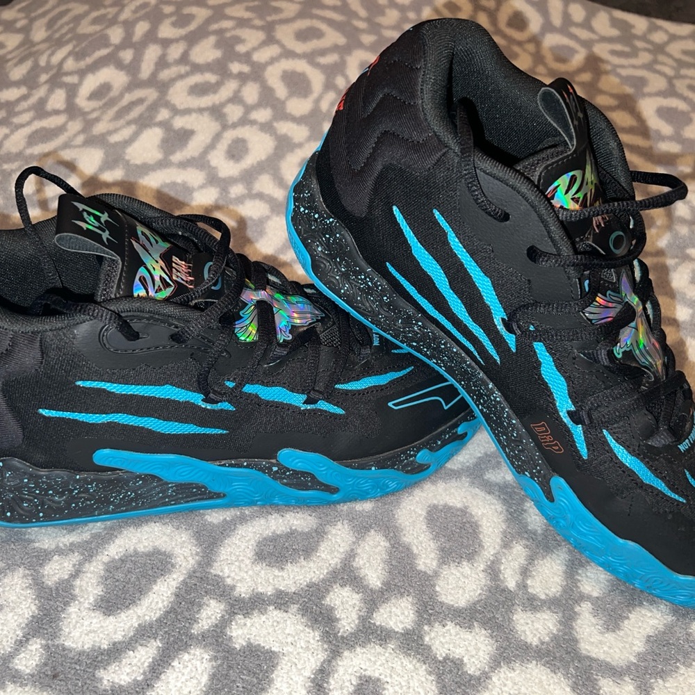 Men’s Puma size 11